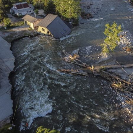 aptopix yellowstone national park flooding 78321 s1440x810