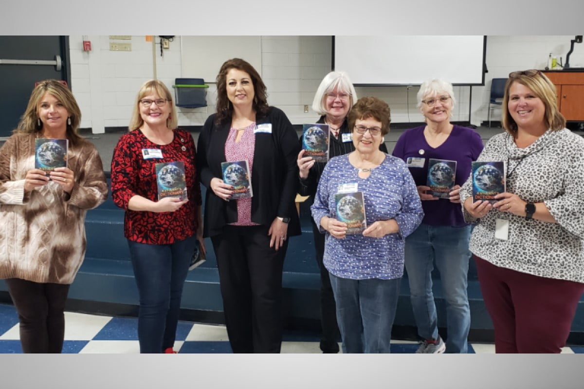 clarksville womens club dictionaries 1200